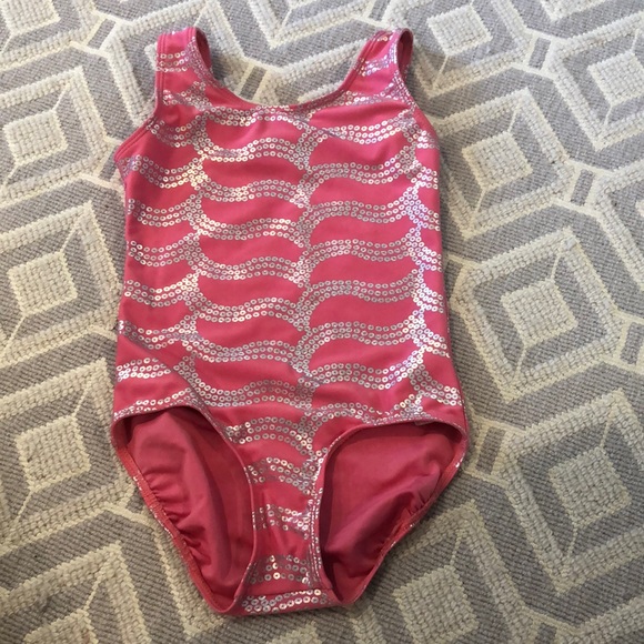 Danskin Women's Scalop Trim Leotard